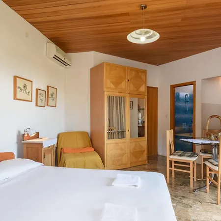 Gæstehus Fio's Hvar Town