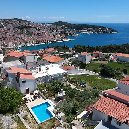 Fio's Gasthof Hvar Town