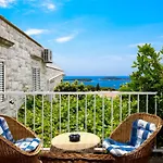 Fio's 4* Hvar Town