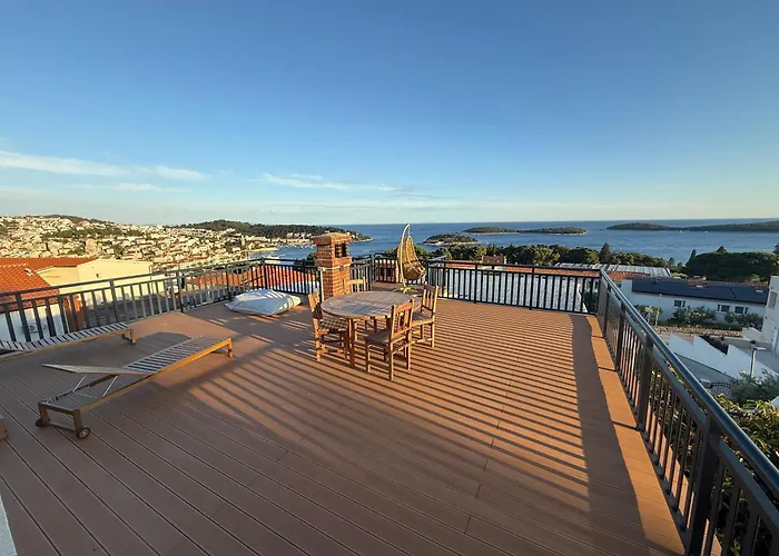 Gasthuis Fio's Hvar Town